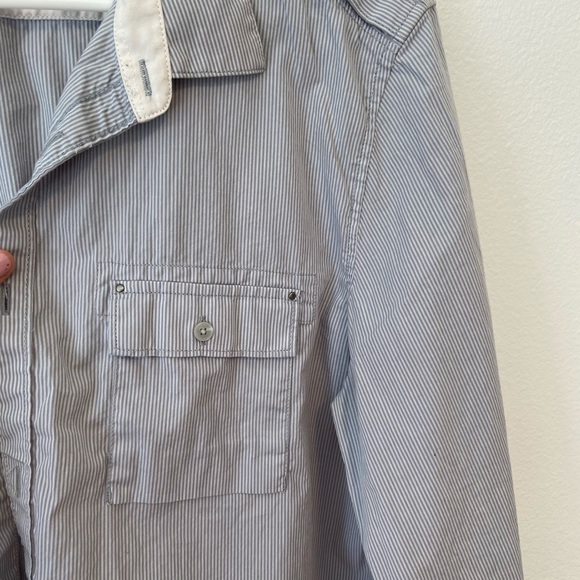 ••Calvin Klein Stripped Button Down Shirt - Picture 3 of 6